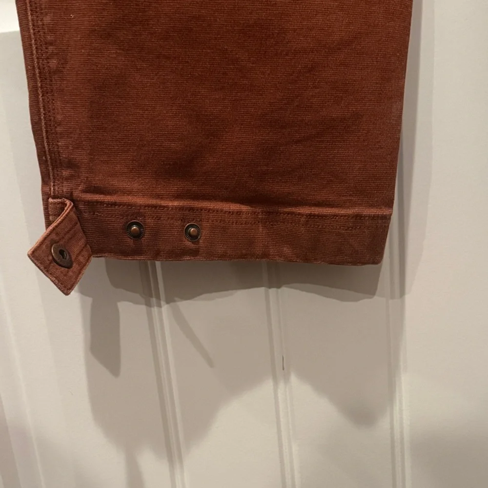 Duluth Trading Co Women's Rust Cargo Jeans - Picture 4 of 7